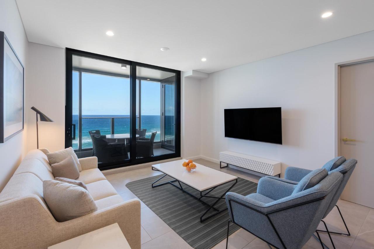 Meriton Suites Surfers Paradise Gold Coast Exterior foto A living room in a modern apartment