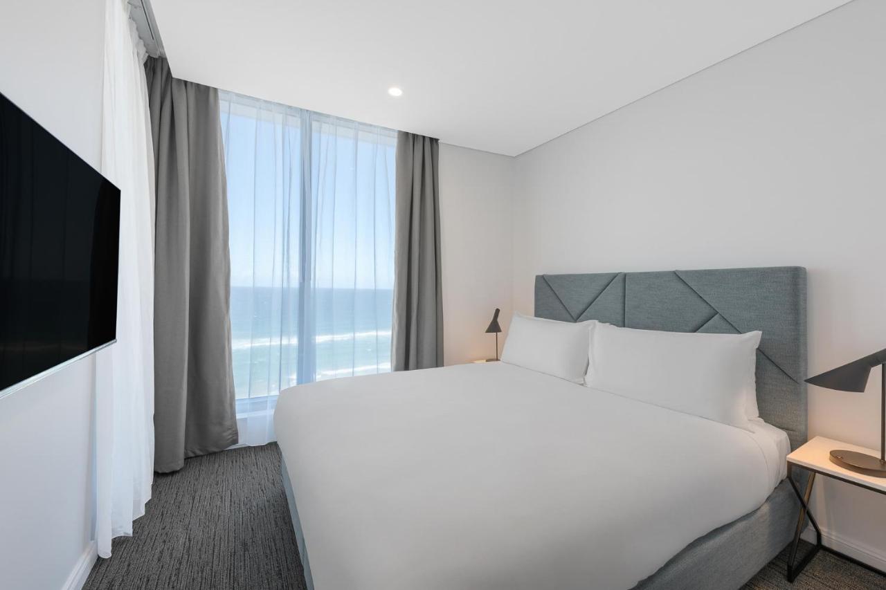 Meriton Suites Surfers Paradise Gold Coast Exterior foto A room at the hotel