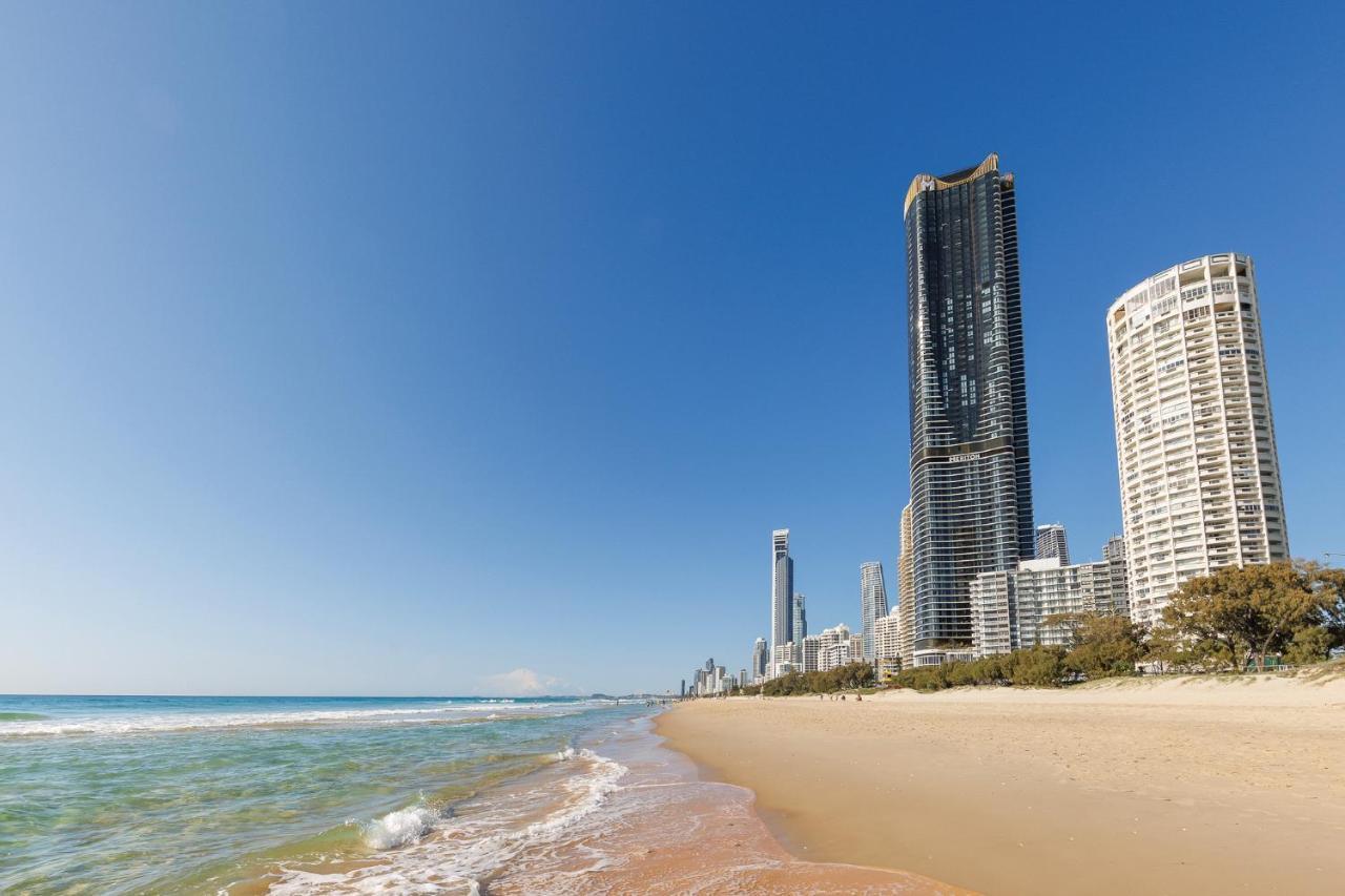 Meriton Suites Surfers Paradise Gold Coast Exterior foto The Gold Coast skyline