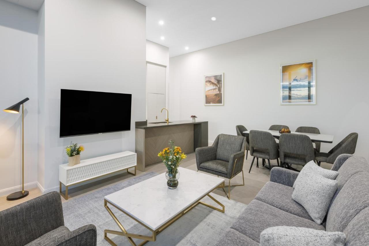 Meriton Suites Surfers Paradise Gold Coast Exterior foto A living room in a modern apartment